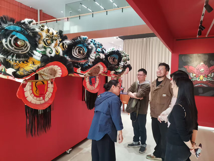 参观南狮馆2.jpg