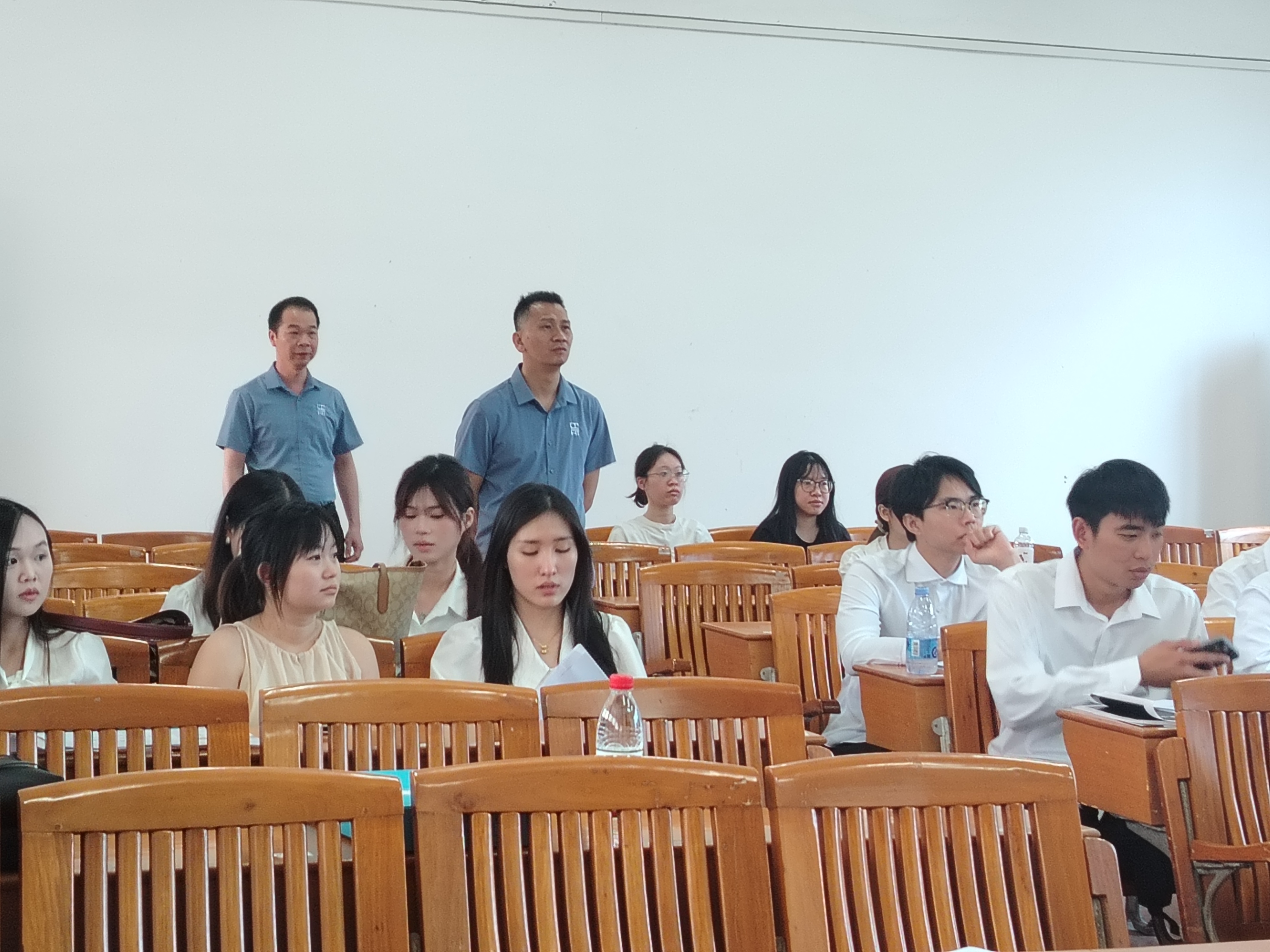 公司领导组巡查1.jpg
