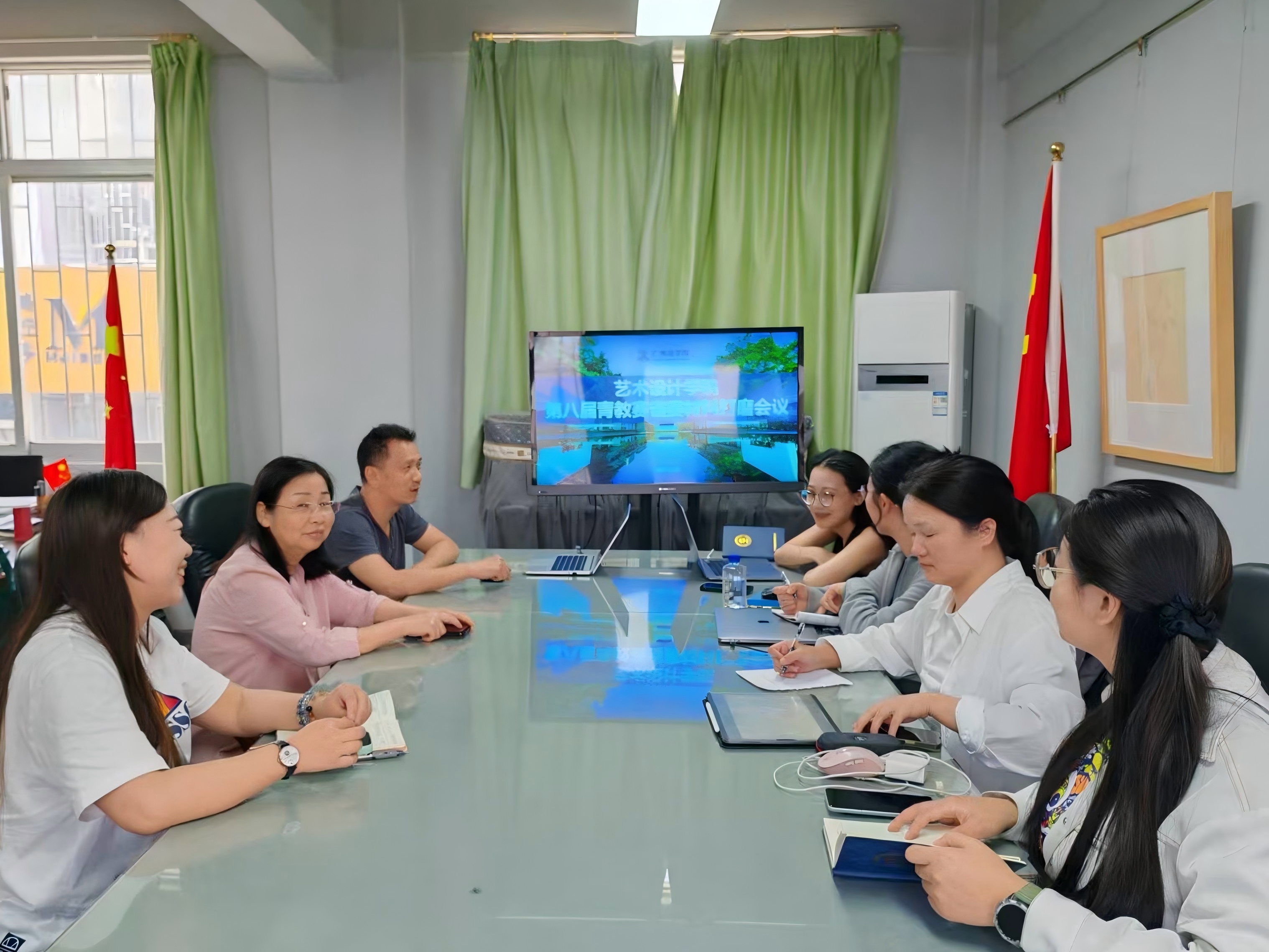会议现场.jpg