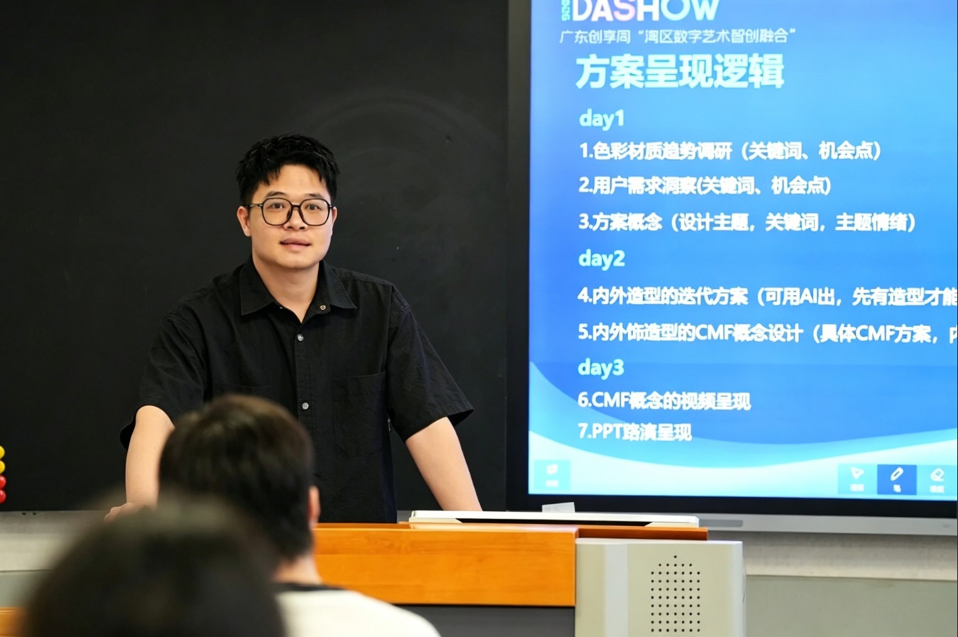 陈南真工作照.jpg